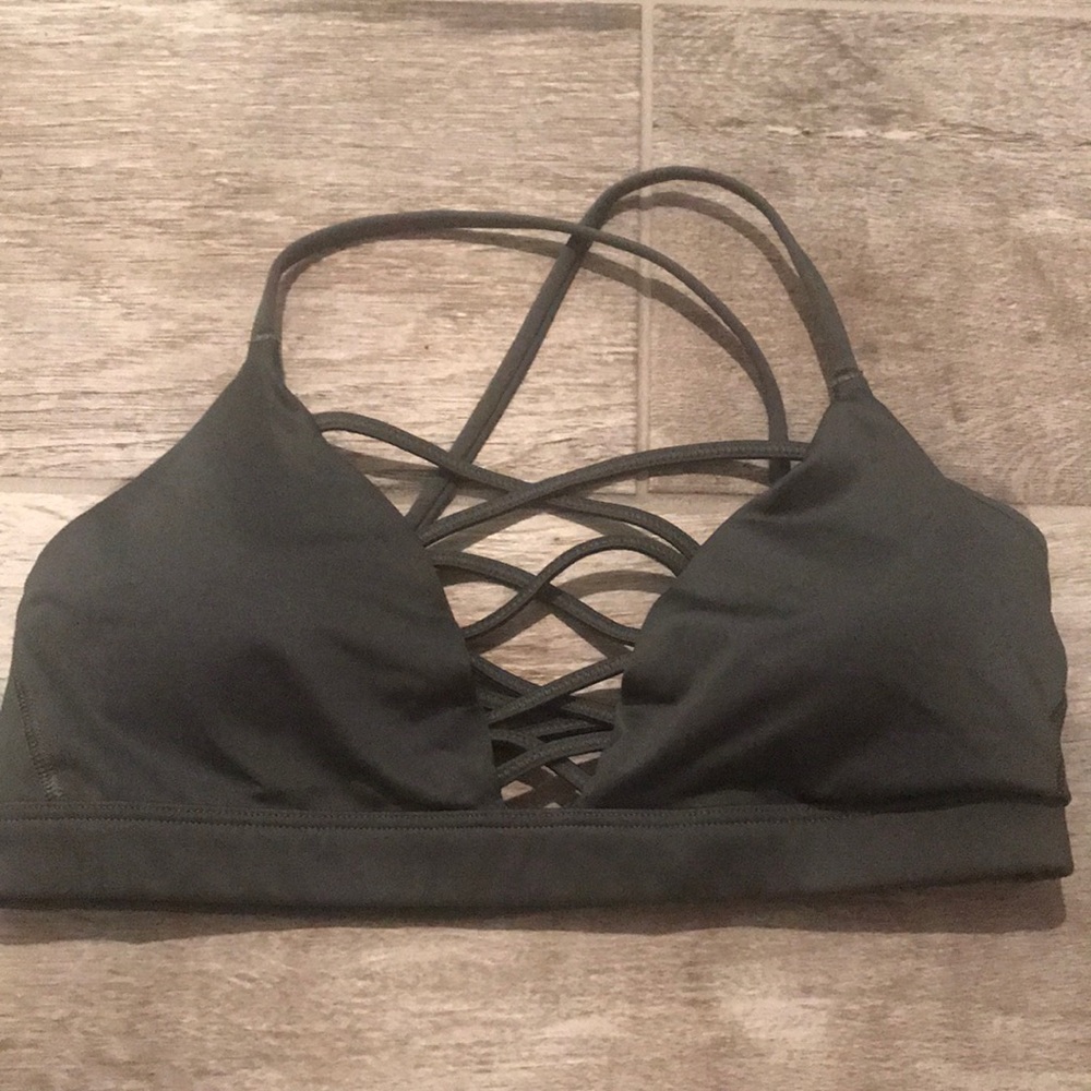 VS Sport Criss Cross Bra